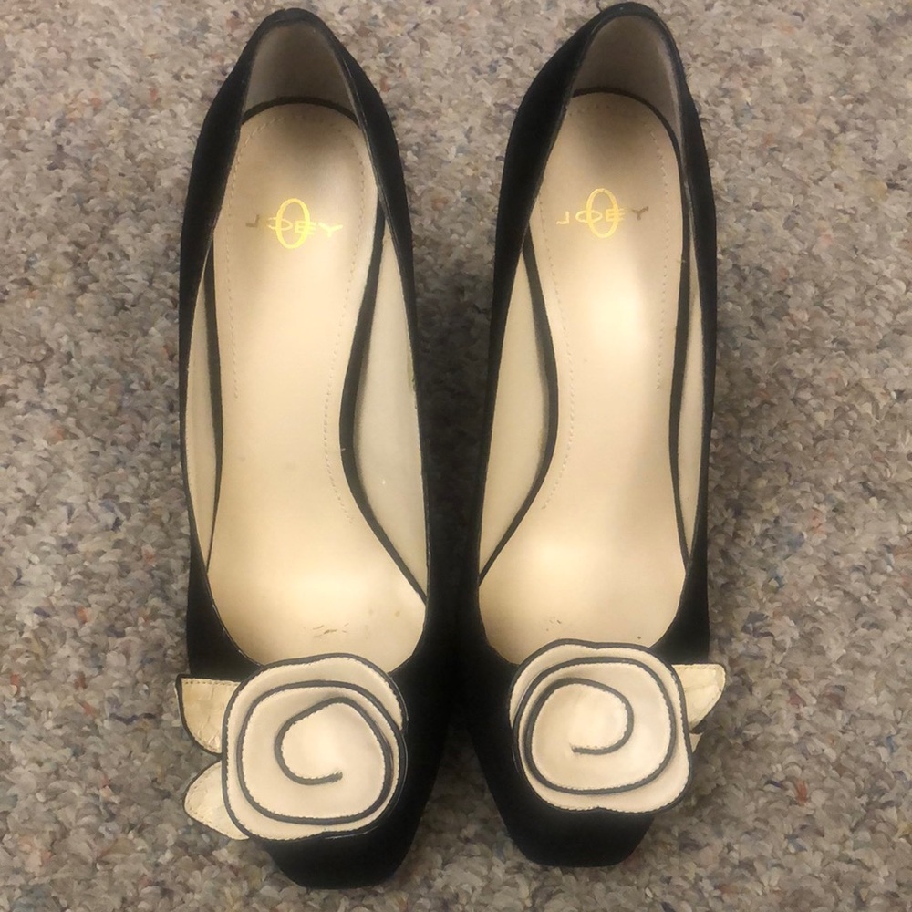 JOEY brand Black heels. SIZE 8.5m